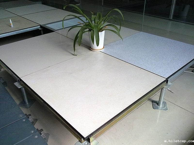 使用抗静电地板有什么优点？