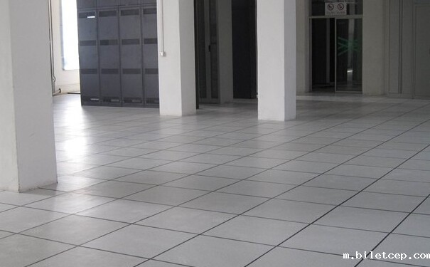 地板如何防静电